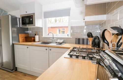Troutbeck Bridge Cottage | BADGERS HOLLOW LODGE, pet friendly, with hot tub in Windermere