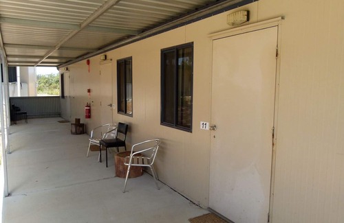 Badgingarra Apartment | Badgingarra Accommodation - Pub, Restauraunt and rooms