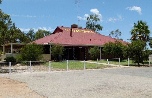 Badgingarra Apartment | Badgingarra Accommodation - Pub, Restauraunt and rooms