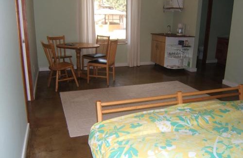 Okanagan-Similkameen Bed & Breakfast | Baergnaescht B&B