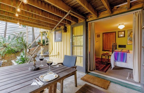 Freemans Bay Cottage | Bag End. Cosy Secluded Suite in Central Auckland close to Ponsonby Rd