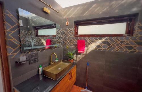 Gunehr Villa | Bagicha Baithak