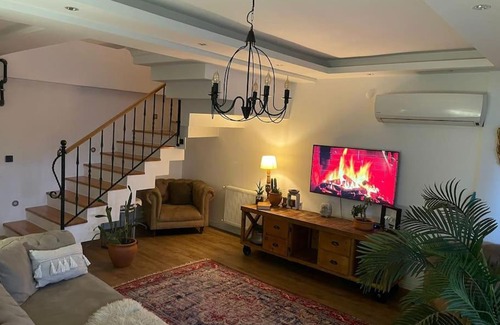 Bornova Apartment | Bahçeli dubleks