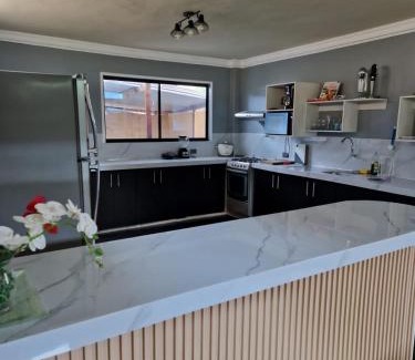 Puerto Baquerizo Moreno House | Bahía Gardner