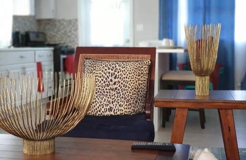 George Town House | Bahama Breezes