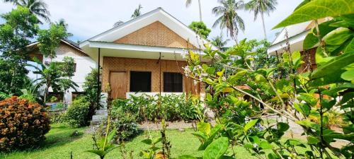 Mambajao Hotel | Bahandi Beach Lodge