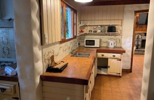 Angostura House | Bahia de los Teros, a Pasos del Ingreso al Bosque de Arrayanes, en Bahia Mansa