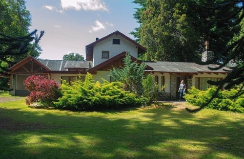 Angostura House | Bahia de los Teros, a Pasos del Ingreso al Bosque de Arrayanes, en Bahia Mansa