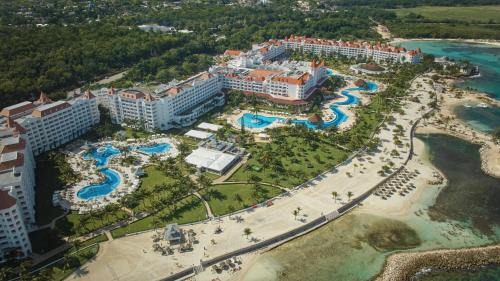 Runaway Bay Resort | Bahia Principe Luxury Runaway Bay - Adults Only All Inclusive
