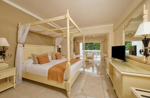 Runaway Bay Resort | Bahia Principe Luxury Runaway Bay - Adults Only All Inclusive