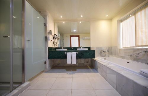 Runaway Bay Resort | Bahia Principe Luxury Runaway Bay - Adults Only All Inclusive