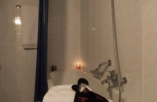 Pedrinate Hotel | Bahnhof Haus