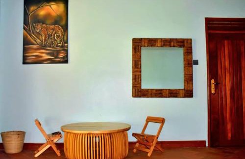 Fort Portal Cabin | Bahundu Safari Lodge