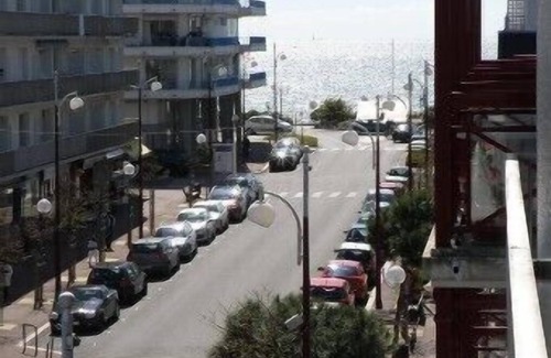 La Baule-Escoublac Apartment | BAIE de LA BAULE - 150 m MER -Spacious T3, 73 m2, 2 terraces, 2 bedrooms.