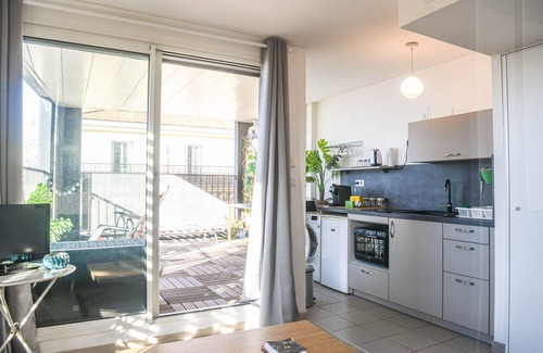 Les Grands Carmes Apartment | Bail mobilité - Studio cosy avec terrasse et vue