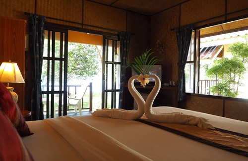 Bai Lan Resort | Bailan Beach Resort