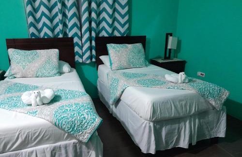Runaway Bay Bed & Breakfast | Bailey's Bed and Breakfast