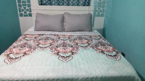 Runaway Bay Bed & Breakfast | Bailey's Bed and Breakfast