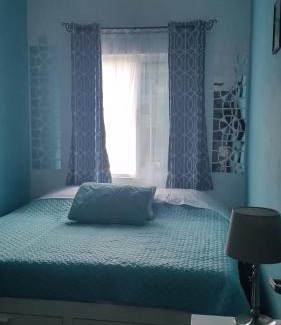 Runaway Bay Bed & Breakfast | Bailey's Bed and Breakfast
