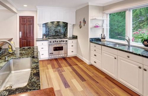 Bainbridge Island Villa | Bainbridge Island Pebble Garden Villa Waterfront