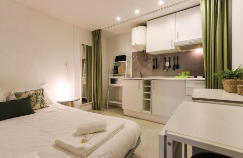 Bairro Alto Apartment | Bairro Alto Blue & Green by Homing