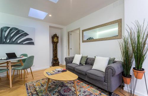 Merces Apartment | Bairro Alto Bronze of Art Apartments