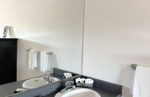Mountain Lake Park Hotel | Baja Motel