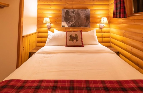 Lake Louise Cabin | Baker Creek | Superior One Bedroom Suite