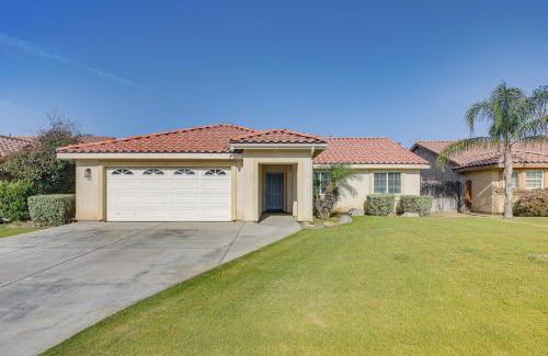 Pumpkin Center House | Bakersfield Home with Pool Table, Cornhole and More!