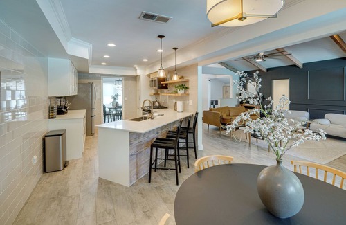 Greenacres House | Bakersfield Oasis: Private Pool, Hot Tub & Patio!