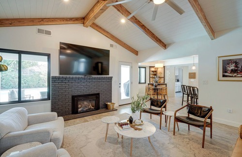 Greenacres House | Bakersfield Oasis: Private Pool, Hot Tub & Patio!