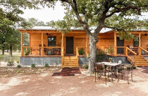 Fredericksburg Cabin | Bakery Haus - German Chocolate Suite | Cute Cabin for 2