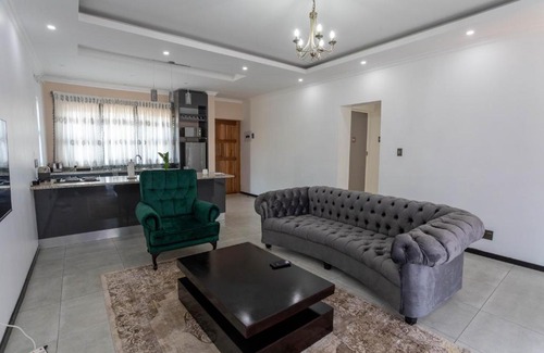 Manzini District House | Bakho All-Suites