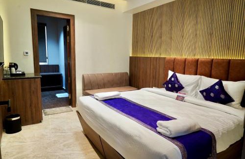 Mahmoorganj Hotel | Balaji Palace Kashi