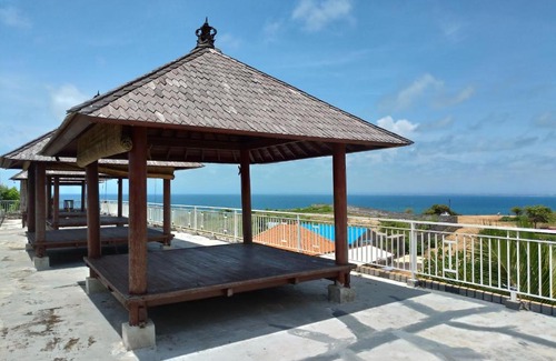 Jimbaran House | Balangan Paradise Hostel and Restaurant