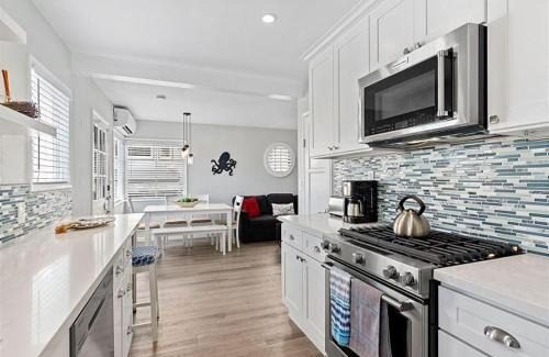 Balboa Island House | Balboa Paradise - Renovated Coastal Haven