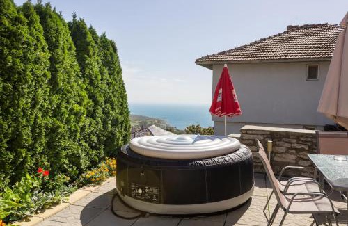 Balchik Apartment | Balchik Sea View Escape 5BR Luxury with Hot Tub & Free Parking