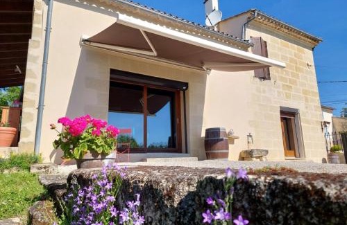 Saint-Aubin-de-Branne Bed & Breakfast | Balcon des Vignes