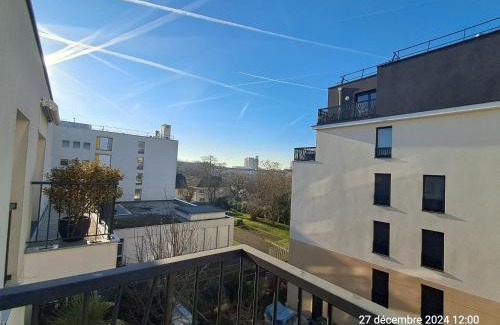 Villejuif Apartment | Balcon privé, parking gratuit, Orly 5 kms