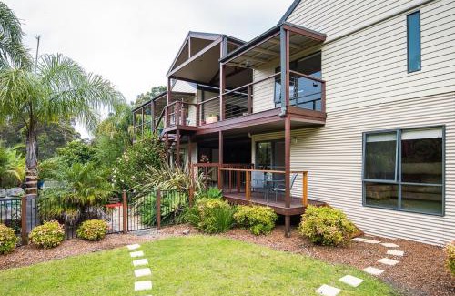 Tura Beach Bed & Breakfast | Balconies Dolphincove