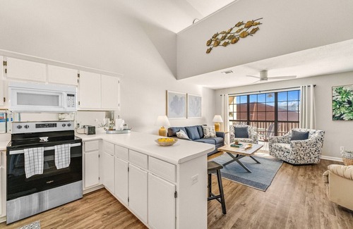 Summer Breeze Condo | Balconies with a Gulf View HS 54-302