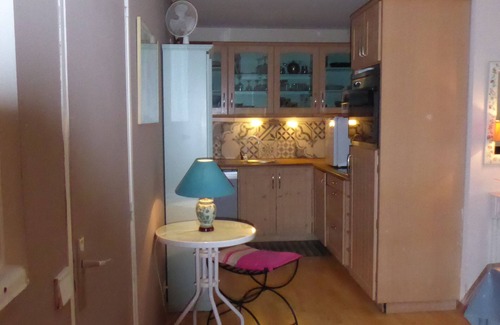 Honfleur Apartment | Balcons Sur le Port, Cosy T3 + Garage, Centre Historique 2-4 Pers. + Bébé
