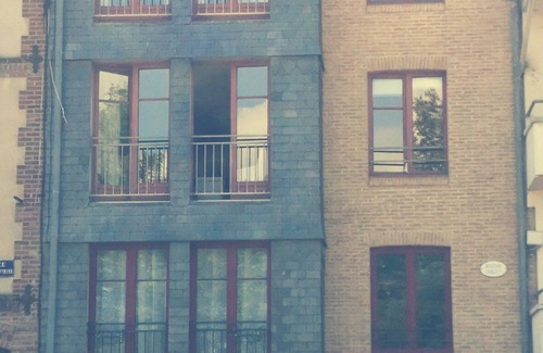 Honfleur Apartment | Balcons Sur le Port, Cosy T3 + Garage, Centre Historique 2-4 Pers. + Bébé