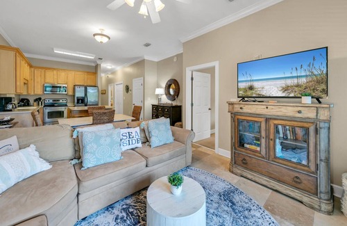 Seagrove Beach Condo | 🐟Balcony and Bikes-Cowtown Cottage 1302