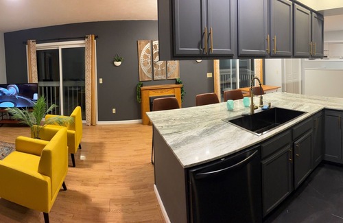 South Hill House | Balcony Apartments overlooking South Hill