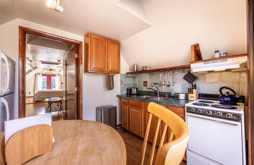 Stanardsville Apartment | Balcony · Balcony Suite at White Lotus Eco Spa Retreat