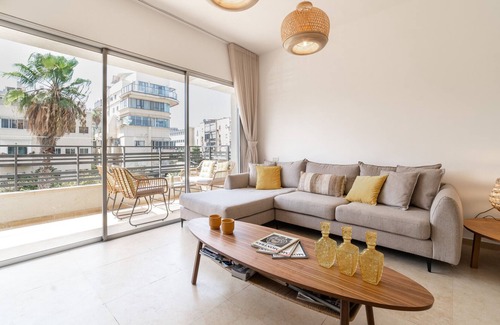 Old North Apartment | Balcony & Comfort in Old North by FeelHome