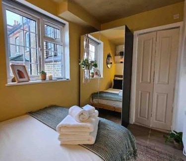 West Kensington Apartment | Balcony Flat in Victorian West Kensington Mansion