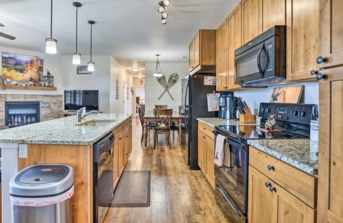 Silvercreek Condo | Balcony & Grill: Mtn-View Retreat in Granby!