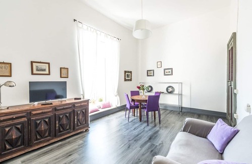 Historic Castle District Apartment | Balcony on Cagliari - P1069